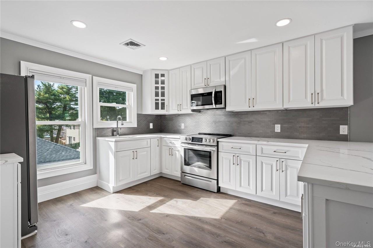 7 Pulaski Rd Apt 3 #3 - Photo 3 of 9