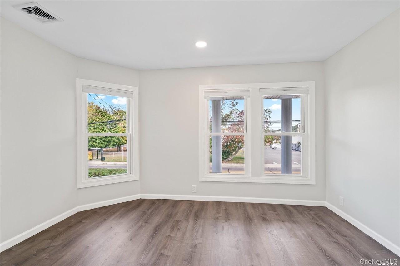 7 Pulaski Rd Apt 3 #3 - Photo 4 of 9