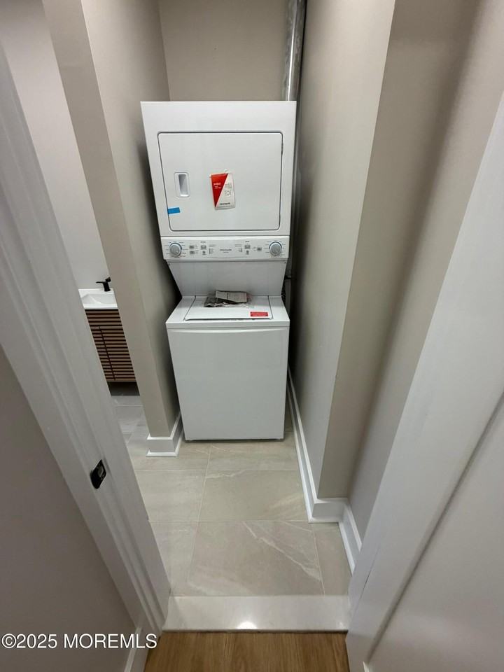 142 State St Apt 1 #1 - Photo 6 of 6