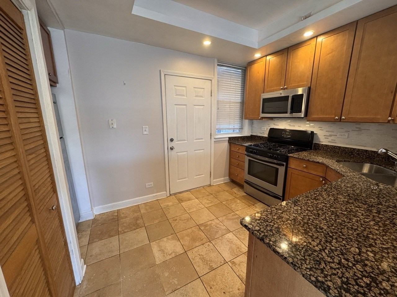 1342 W Estes Ave #3S - Photo 4 of 24