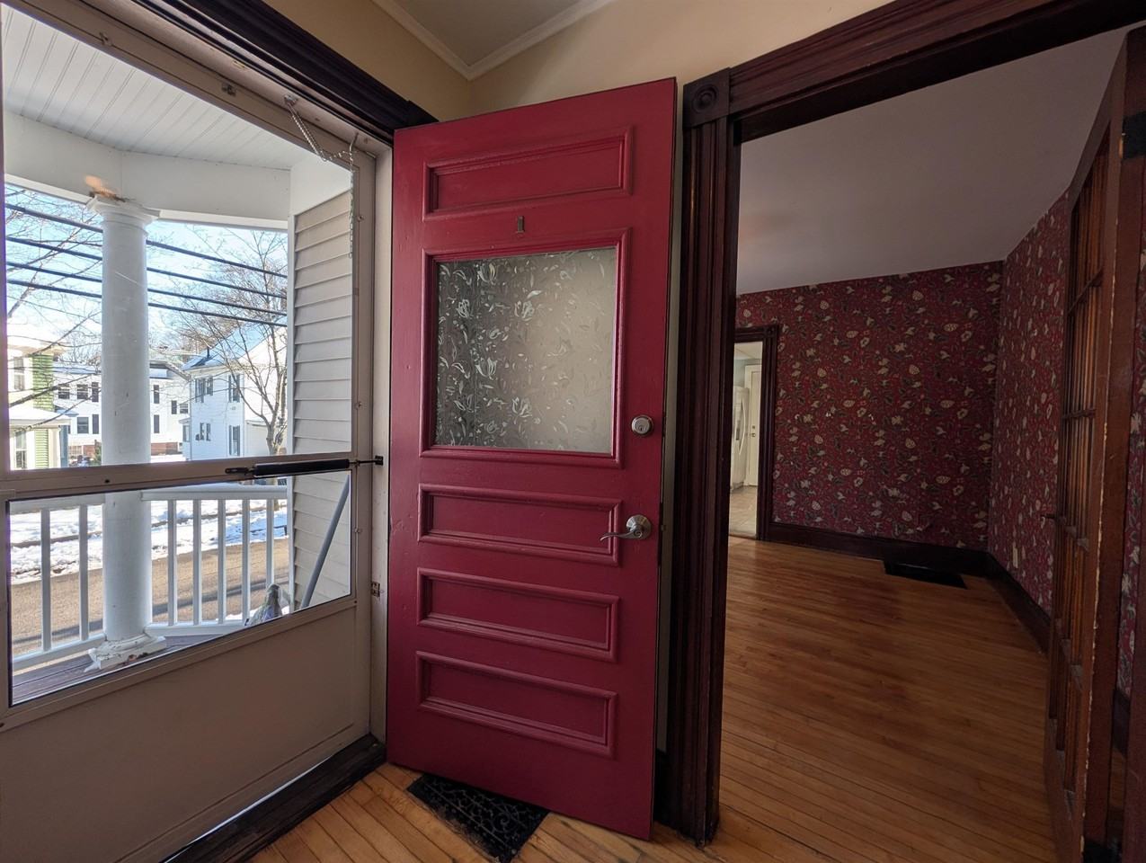 204 Rockland St - Photo 5 of 37