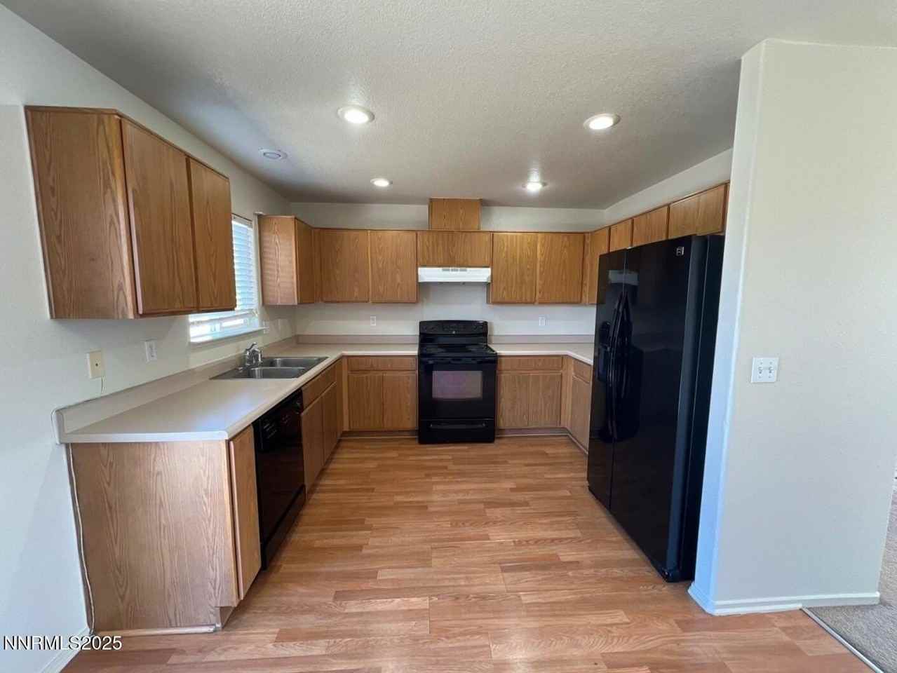 13405 Mount Lassen St - Photo 4 of 20