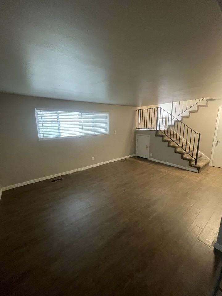 8479 S Eastbridge Rd - Photo 3 of 17