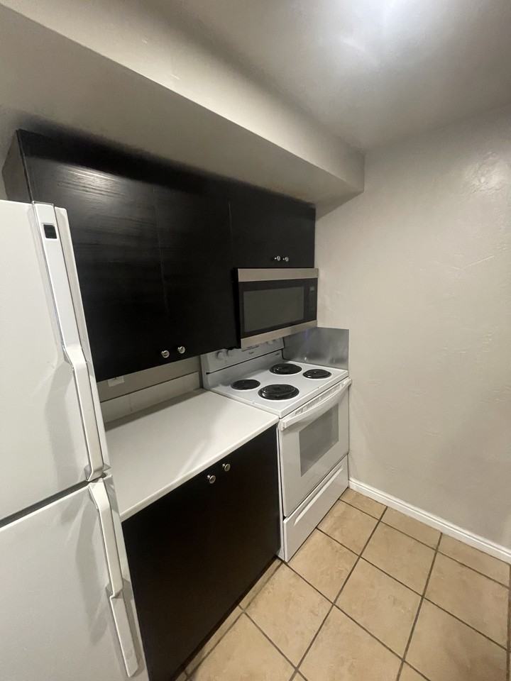 8479 S Eastbridge Rd - Photo 6 of 17