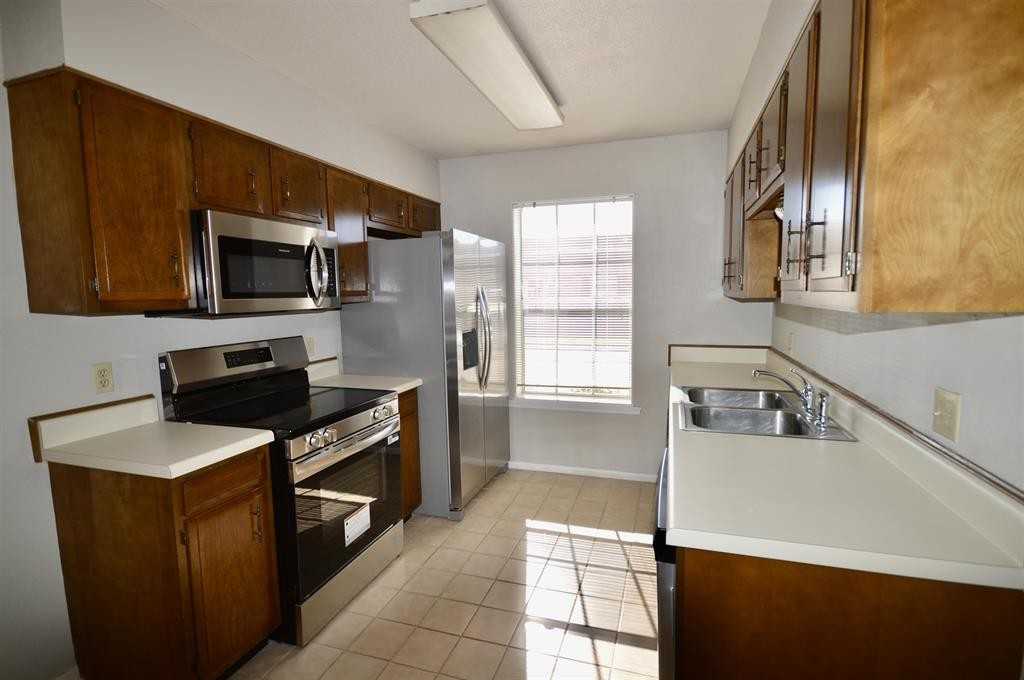 1071 Park Meadow Dr - Photo 6 of 18