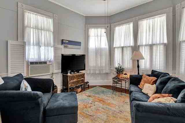 1606 Avenue L ##Up - Photo 6 of 18