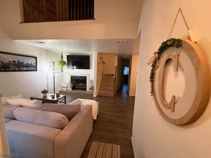 28 Bentley Court - Photo 3 of 23