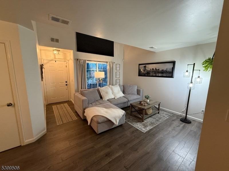 28 Bentley Court - Photo 4 of 23