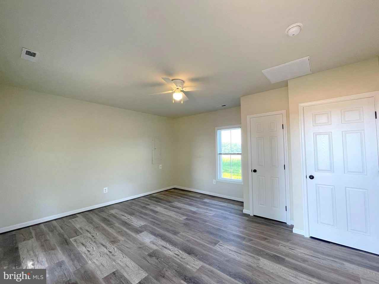 7990 Mackall Rd - Photo 6 of 18