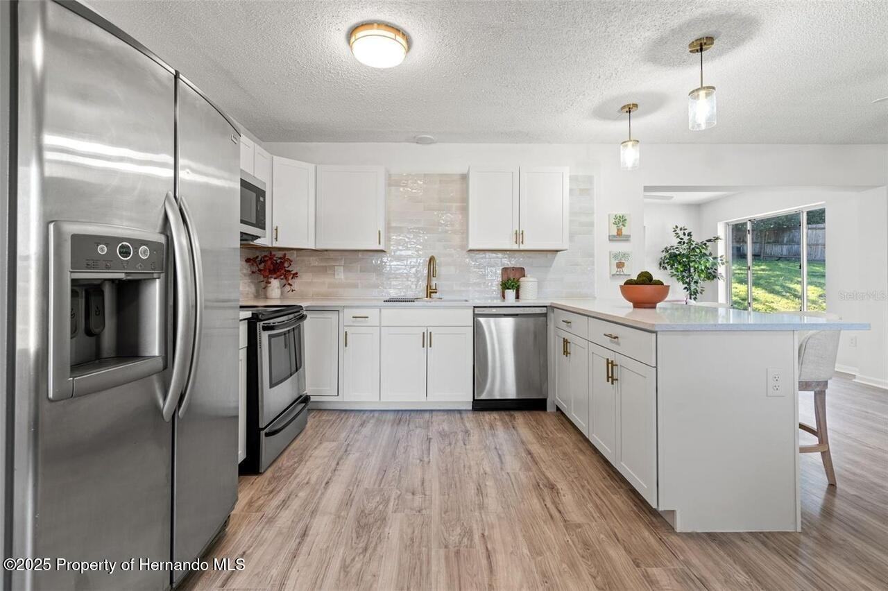 7370 Holiday Drive - Photo 5 of 9