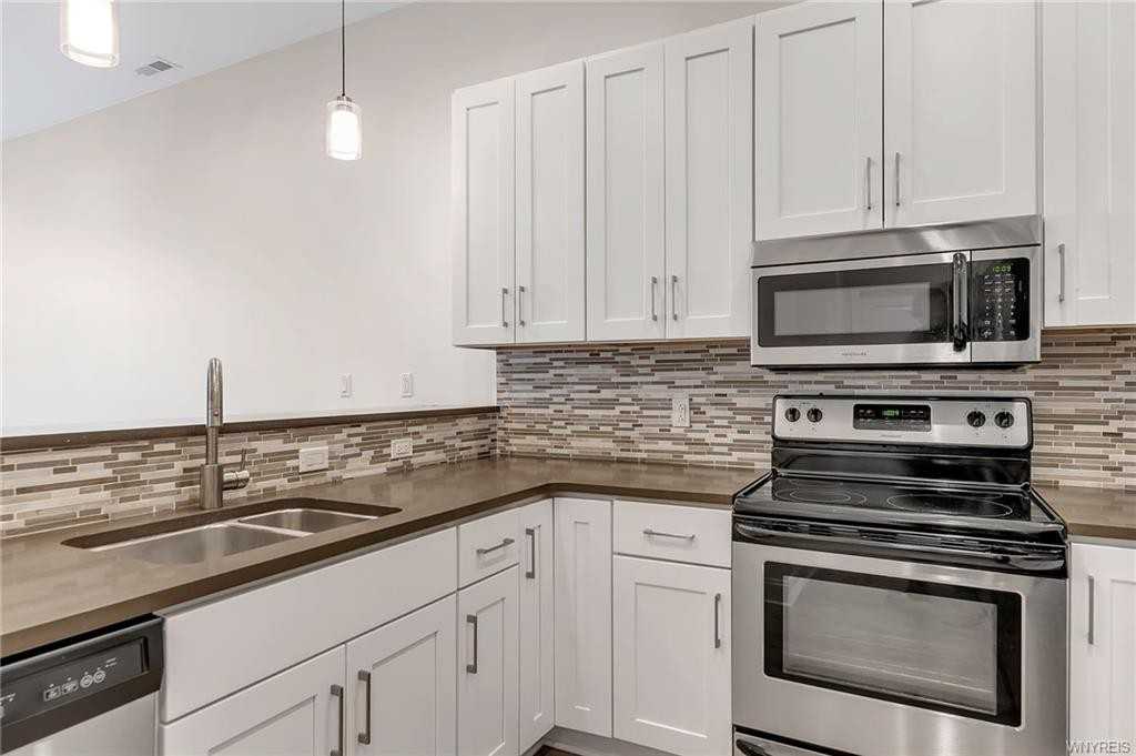 251 Main Street - Photo 3 of 50