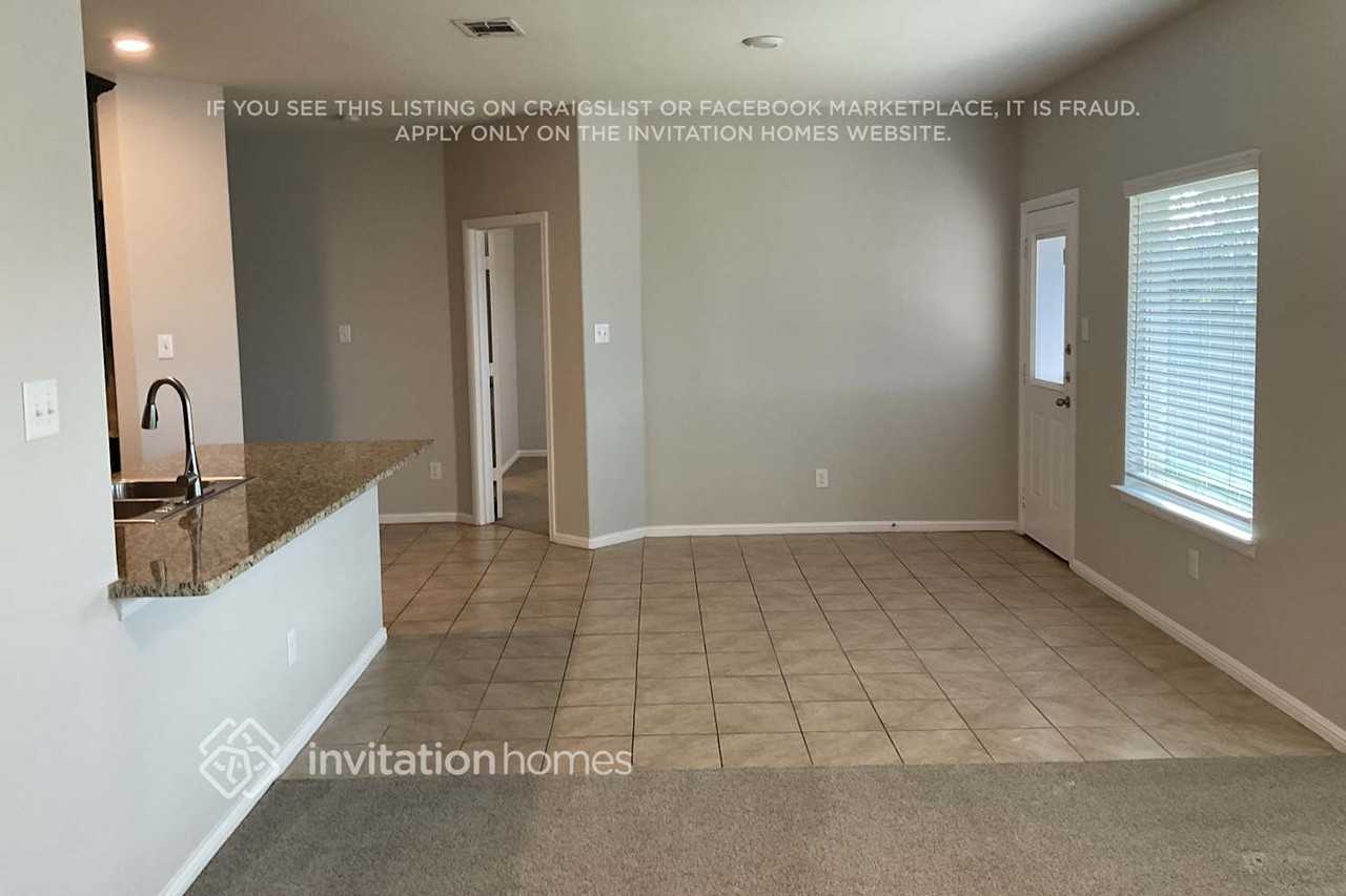 848 Wylie St - Photo 3 of 13