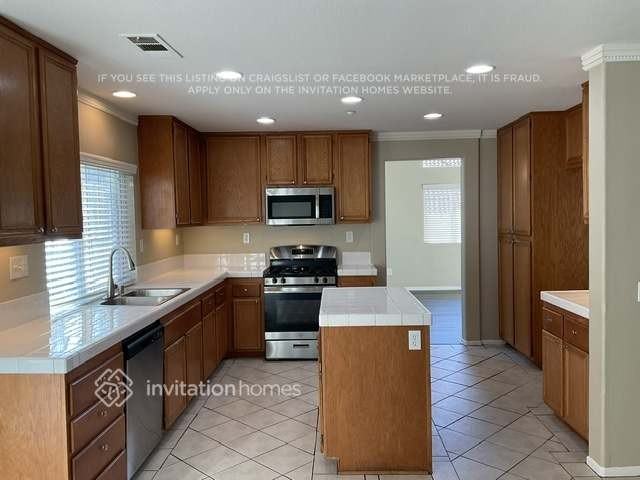 7251 Fairwood Ln - Photo 5 of 24