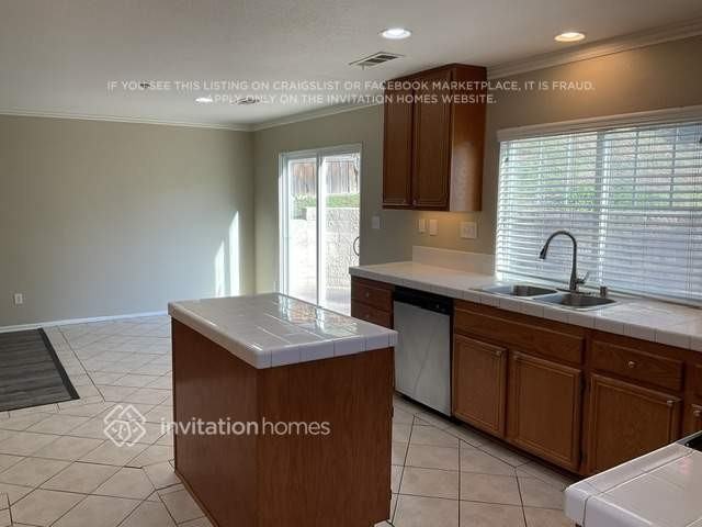 7251 Fairwood Ln - Photo 6 of 24