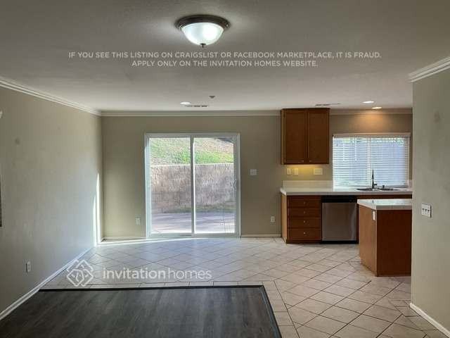 7251 Fairwood Ln - Photo 7 of 24