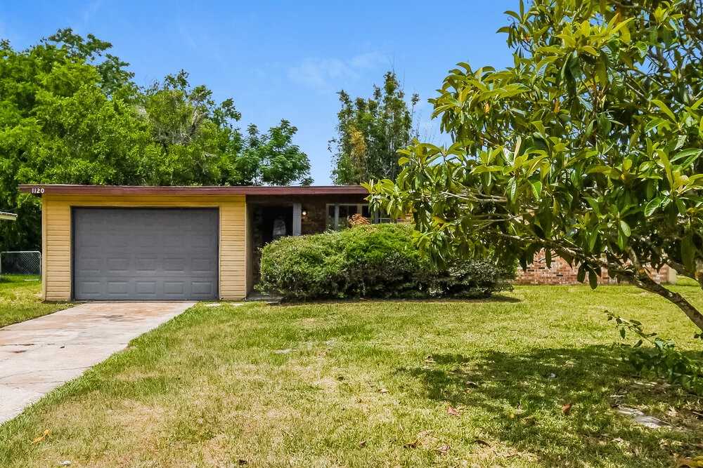 1120 Skye Dr W - Photo 3 of 16