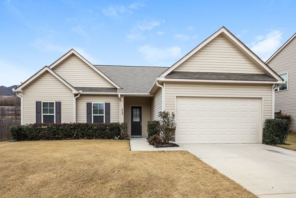 392 Pinnacle Drive - Photo 3 of 16