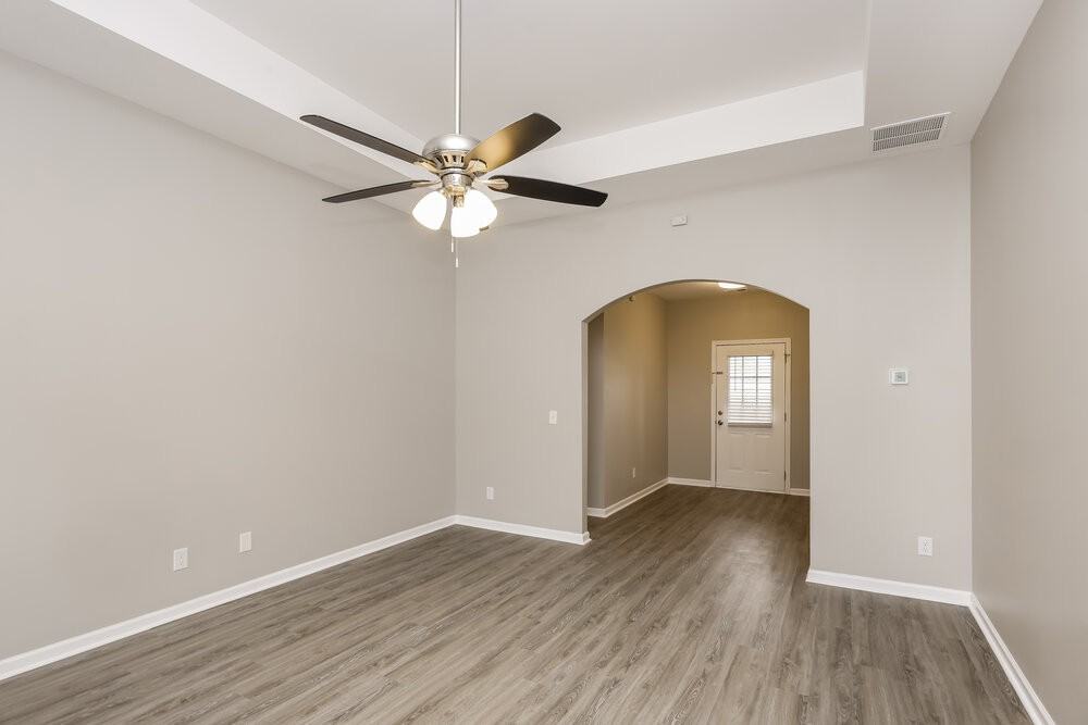 392 Pinnacle Drive - Photo 4 of 16