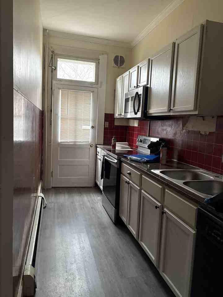 21 Gay Street #A - Photo 4 of 15