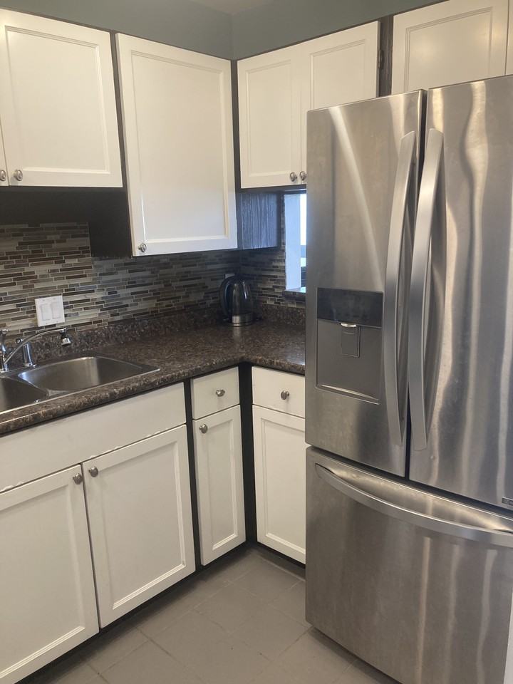 1055 West 13th Avenue - Photo 2 of 13