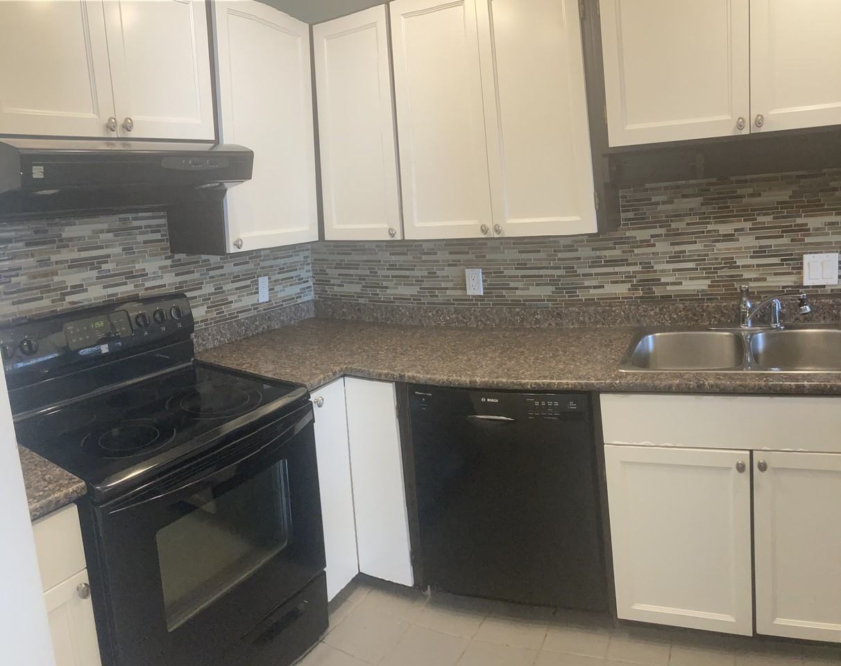 1055 West 13th Avenue - Photo 4 of 13