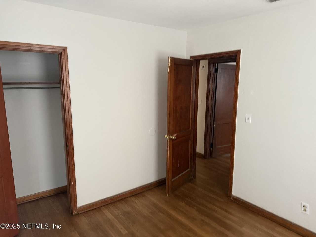 947 Glencarin St - Photo 7 of 9