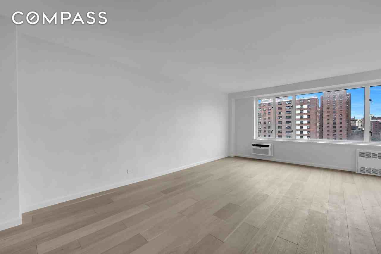 392 Central Park W #14E - Photo 3 of 11