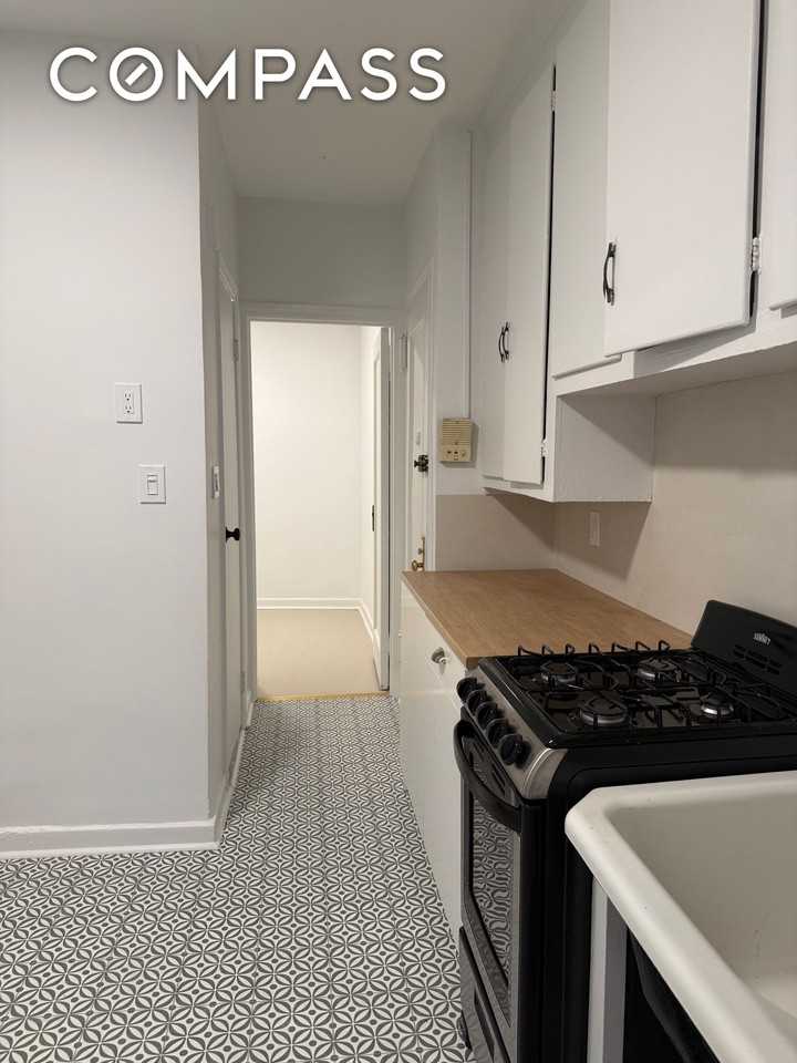170 Ludlow St #3B - Photo 5 of 10