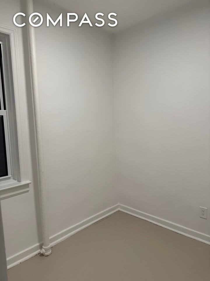 170 Ludlow St #3B - Photo 6 of 10