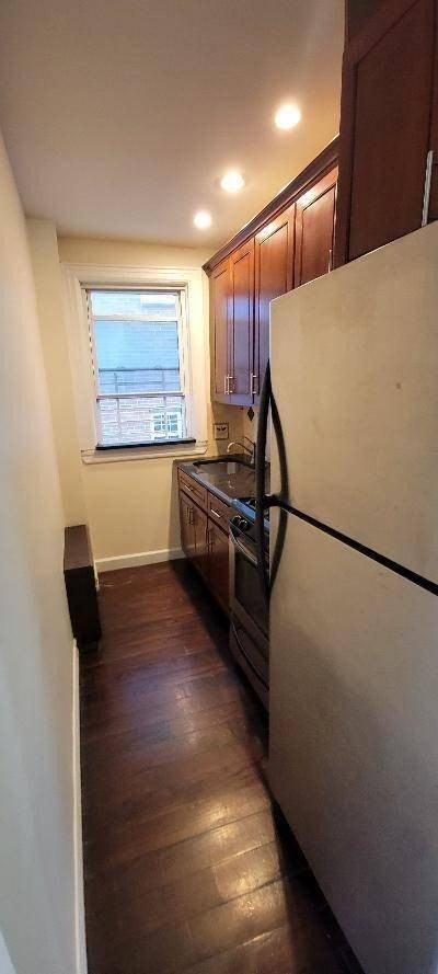 35 East 10th Street #1R - Photo 6 of 8