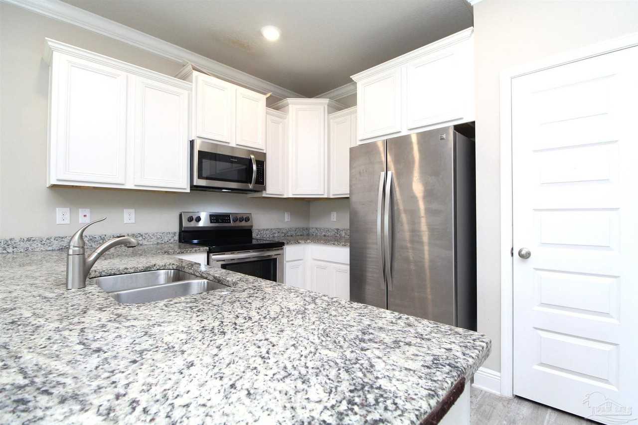 310 S F St - Photo 6 of 30