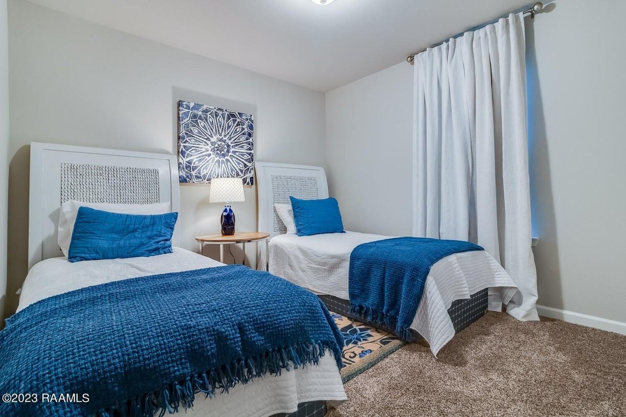 109 Red Pine Dr - Photo 2 of 20