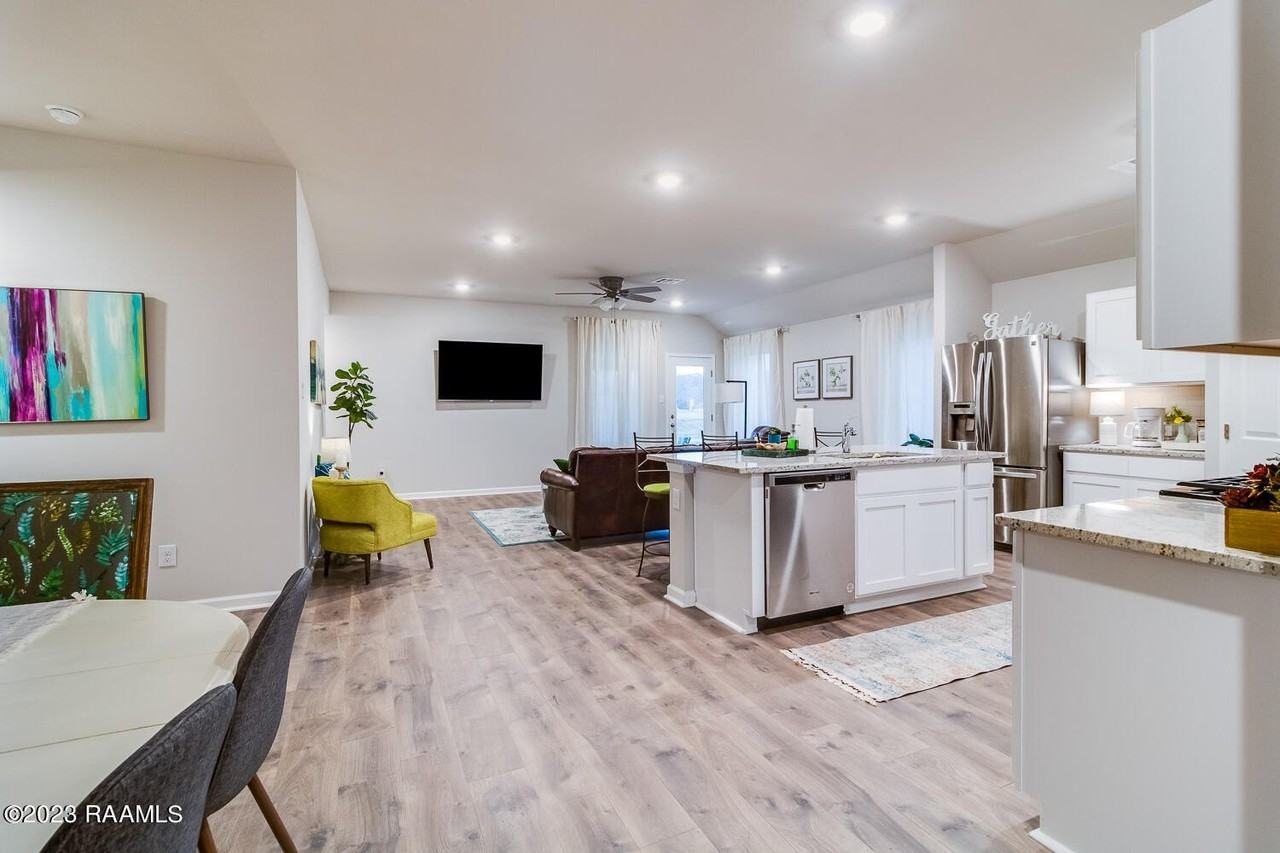 109 Red Pine Dr - Photo 6 of 20