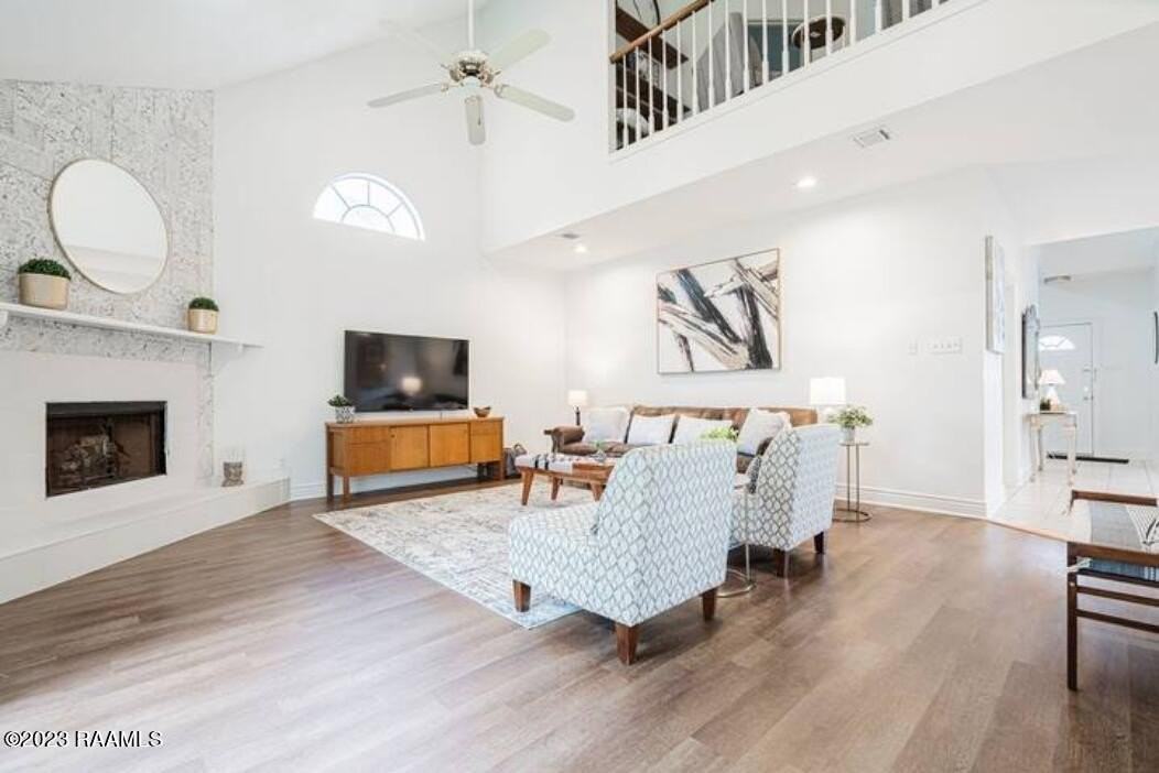 204 Student Ln - Photo 7 of 33