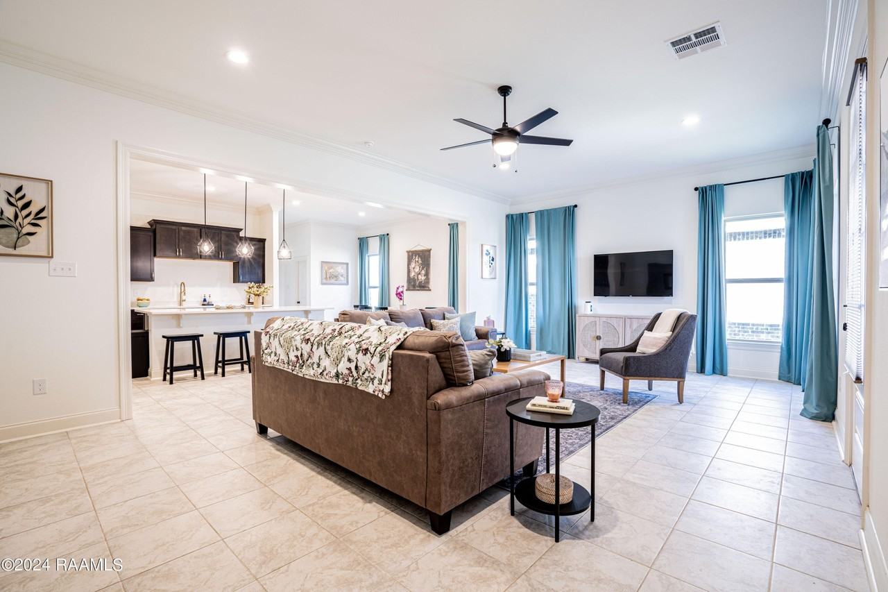 119 Ridley Ln - Photo 6 of 43