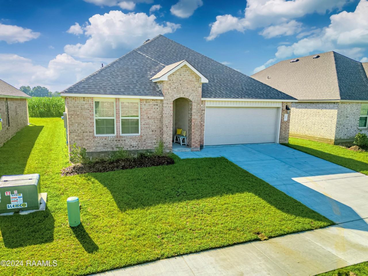 407 Broussard Hill Dr