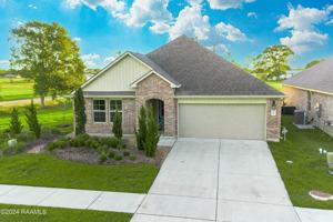 featured image of 101 Acadian Lake Dr