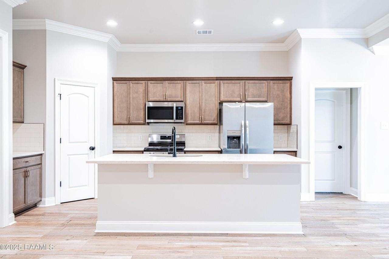 102 Jubilation St - Photo 4 of 32