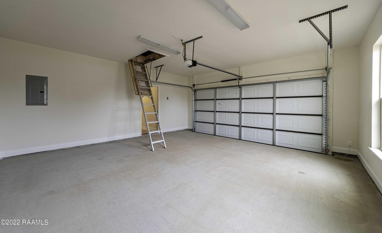 311 Finnegan Way - Photo 4 of 33