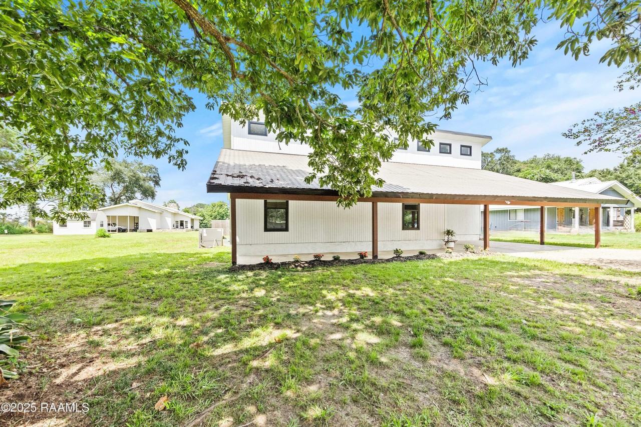 1100F Vieux Jacquet Rd - Photo 2 of 50