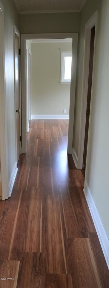 103 Clara St - Photo 7 of 10