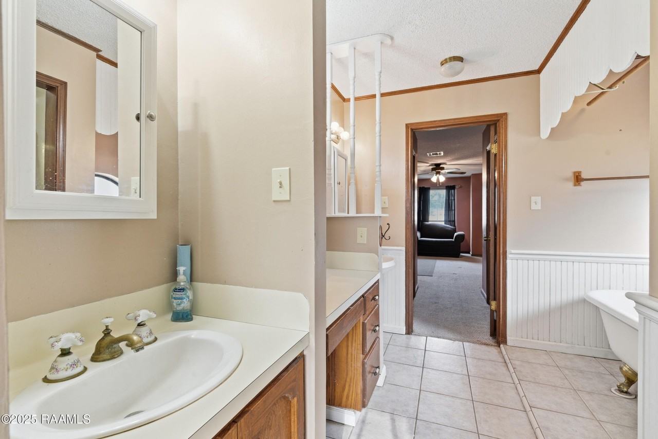 104 Tallowood Cir - Photo 7 of 13