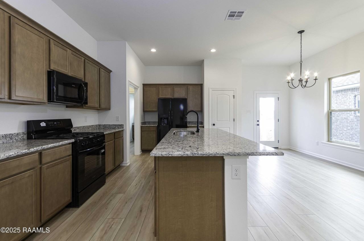 300 300 Wakely Court - Photo 5 of 20