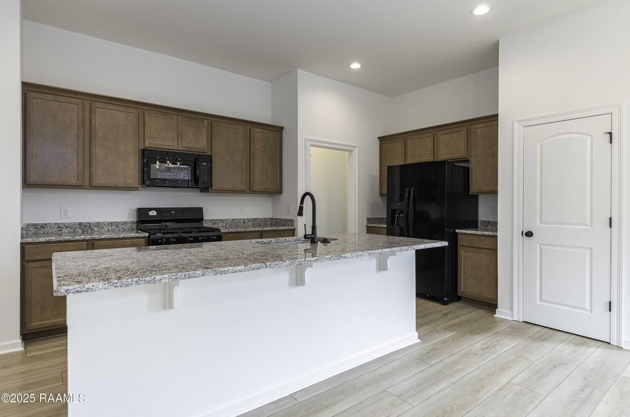 300 300 Wakely Court - Photo 6 of 20