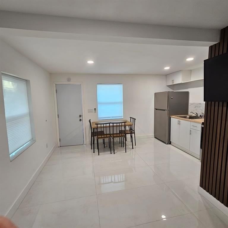 206 Northeast 13th Street #A - Photo 5 of 10