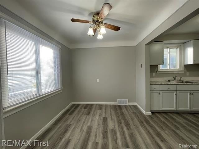 23113 Hayes Avenue - Photo 7 of 21