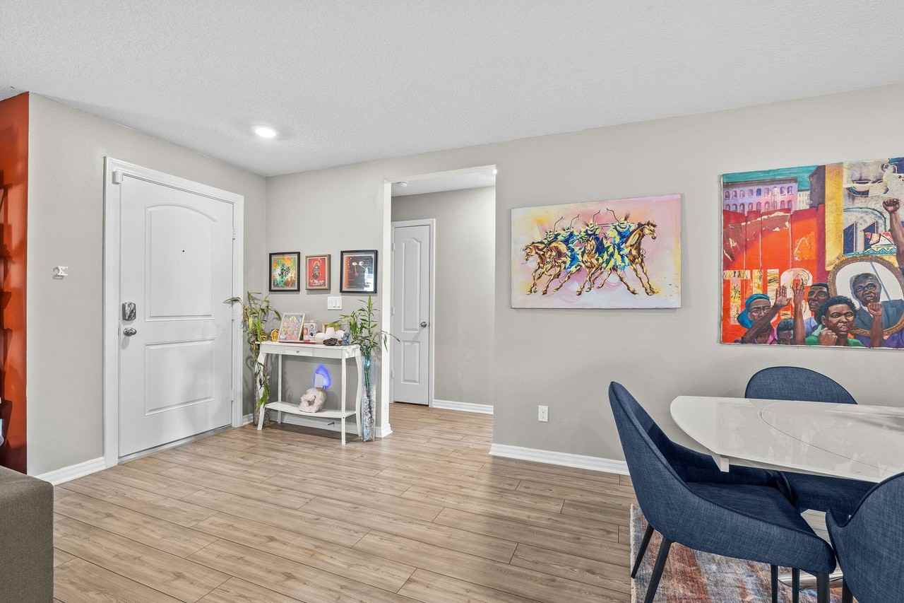 2626 Southwest Monterrey Lane - Photo 6 of 38