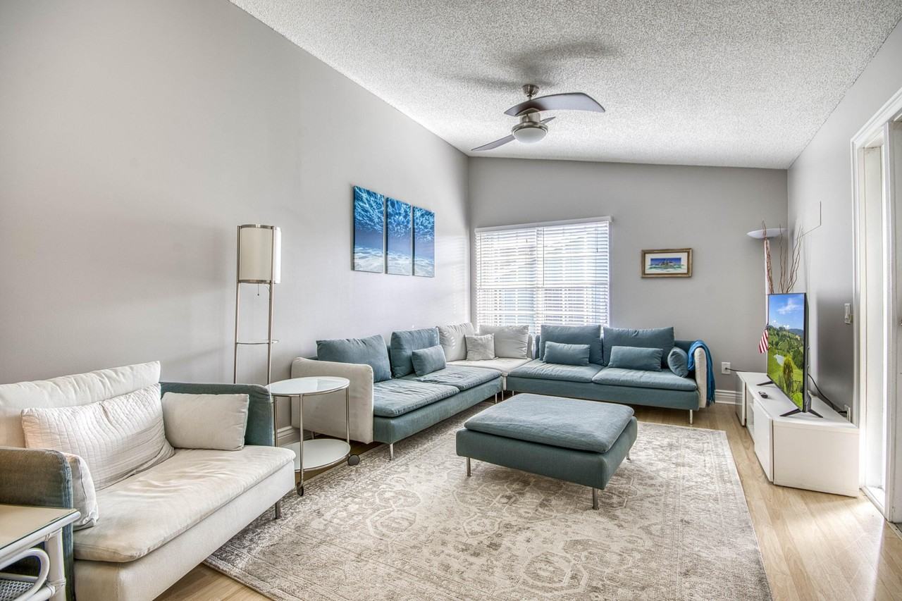 619 Waterside Dr - Photo 3 of 13