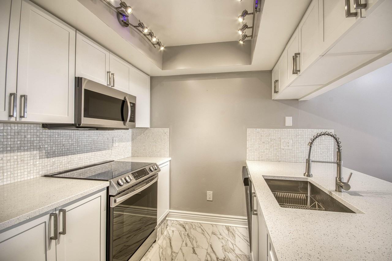 619 Waterside Dr - Photo 7 of 13