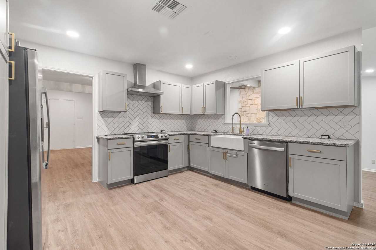 11214 Blue Waters - Photo 7 of 16